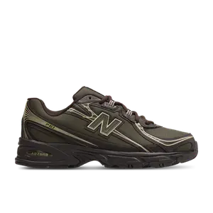 New Balance 740 bruin