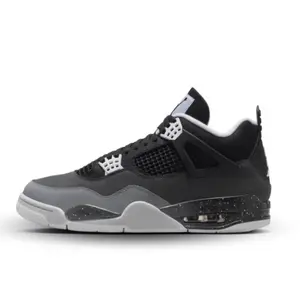 Air Jordan 4 zwart