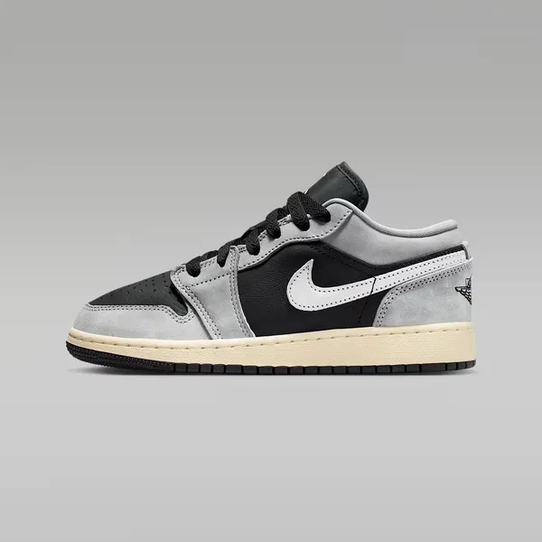 Nike Air Jordan 1 Low - GS - Light Smoke Grey - Maat EU 36 Wit