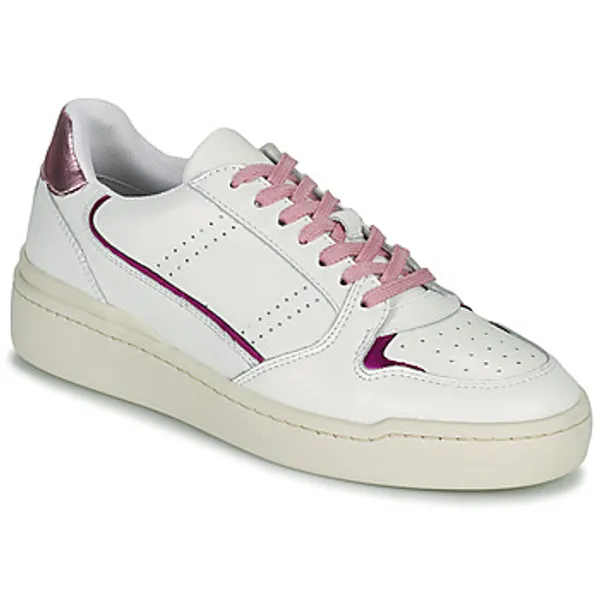 Betty London Lage Sneakers  YANI Wit