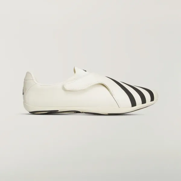 adidas Virginia Vario Flat Earther by Pharrell Core Black/Chalk White, vergelijk prijzen bij 1 winkel