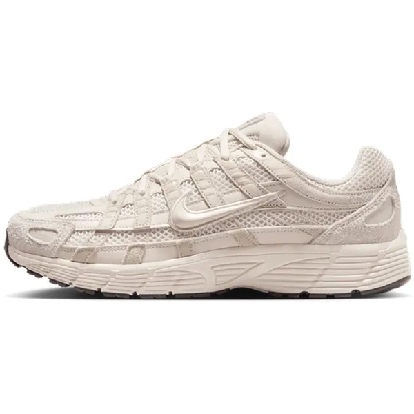 Nike Low-top of high-top white