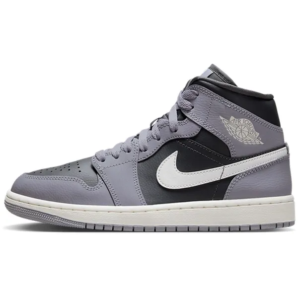 Nike Low-top of high-top white