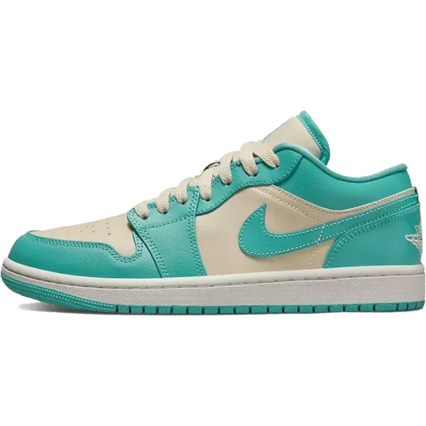 Nike Low-top of high-top white