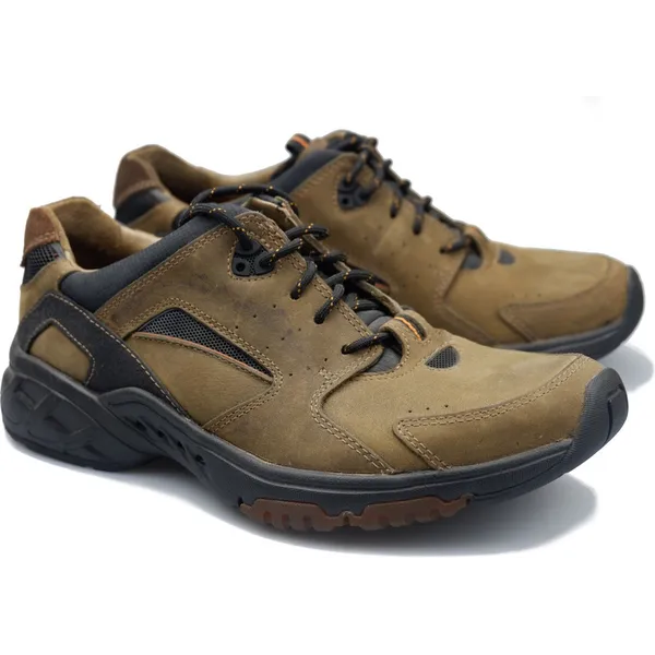 Clarks Un Click Bruin