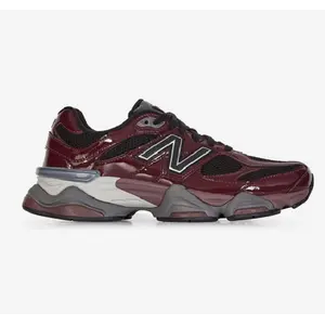 New Balance 9060 rood