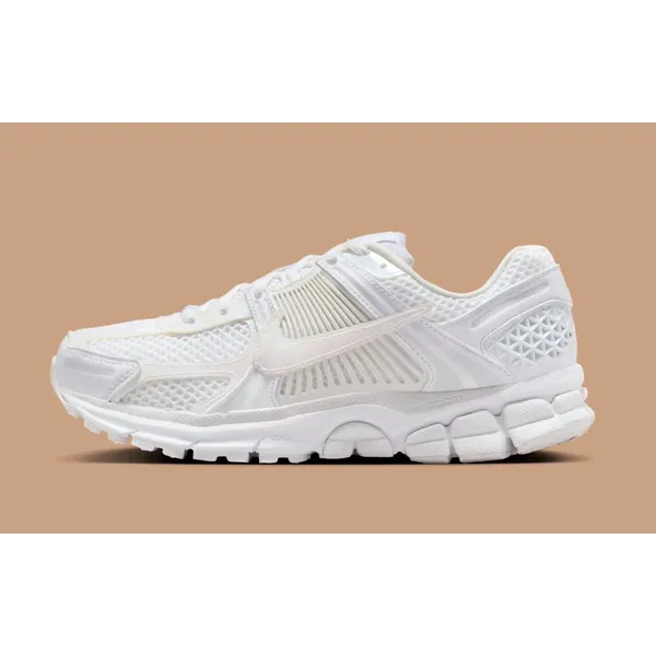Nike AIR ZOOM VOMERO 5 SE SNEAKER MAAT 36.5 Wit