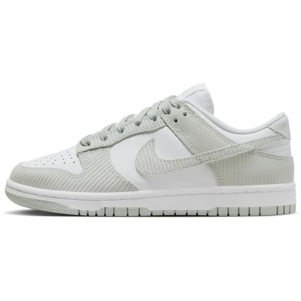 Nike Low-top of high-top white