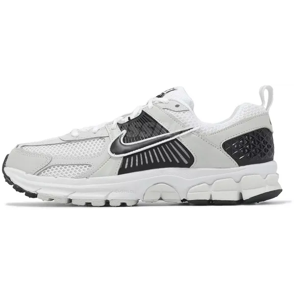 Nike Zoom Vomero 5 white/black/metalic silver