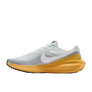 Nike Revolution wit