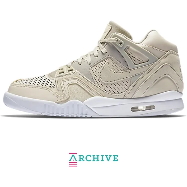 Nike Low-top of high-top white