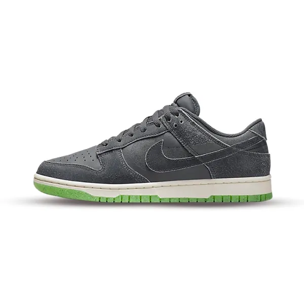 Nike Low-top of high-top white