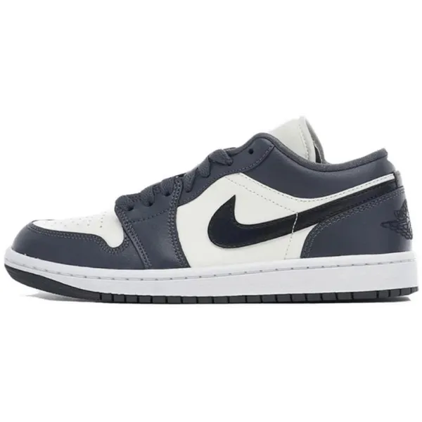 Nike Low-top of high-top white