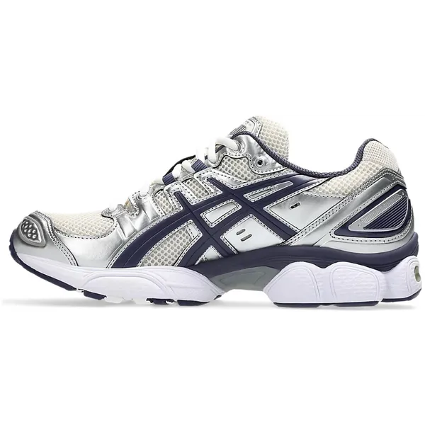 ASICS Low-top of high-top white