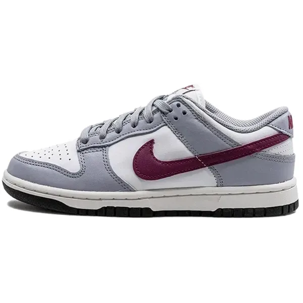 Nike Low-top of high-top white