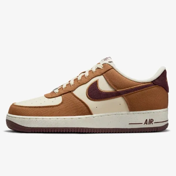 Nike Air Force 1 '07 LV8 Notebook British Tan, foto 2 van 2