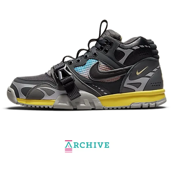 Nike Low-top of high-top white