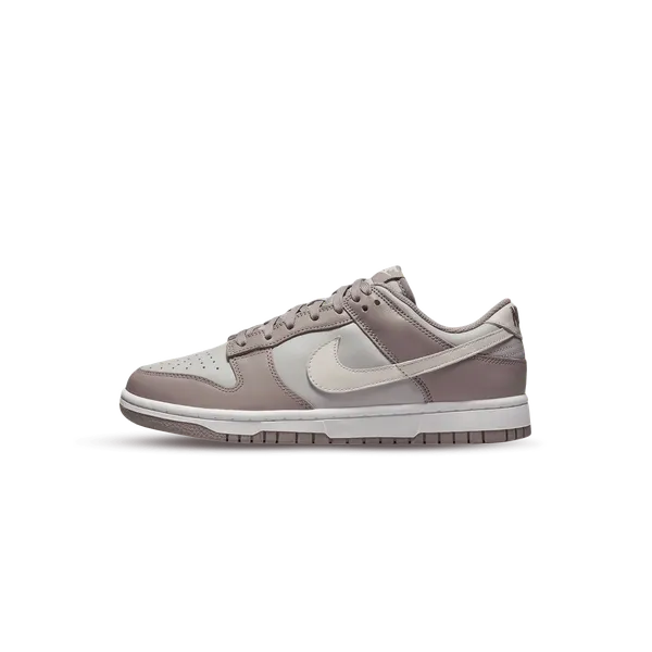 Nike Dunk Low In Beige Bone, foto 2 van 2
