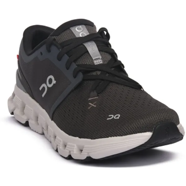 On Lage Sneakers On CLOUD X 4