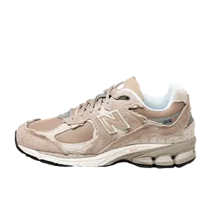 New Balance 2002R bruin