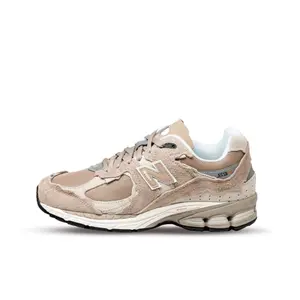 New Balance 2002R bruin