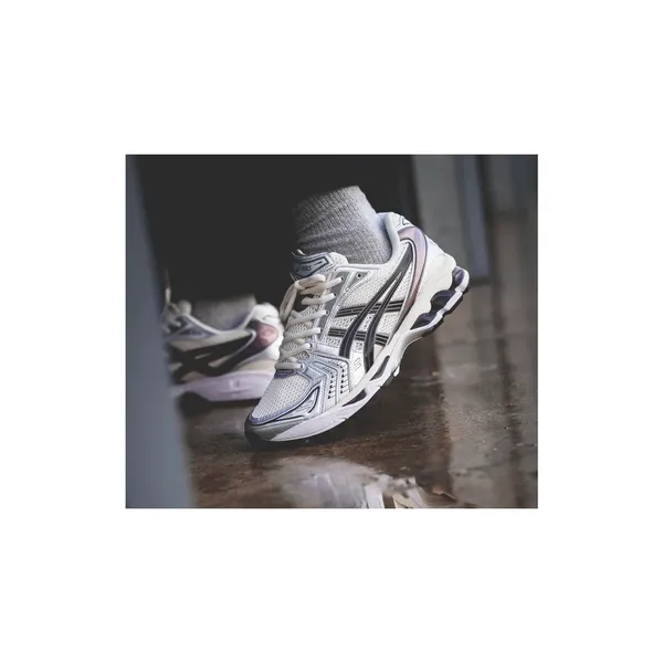 ASICS Gel-Kayano 14 Cream Black Metallic Plum, foto 4 van 4