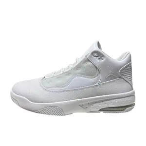 Nike Jordan Max Aura wit