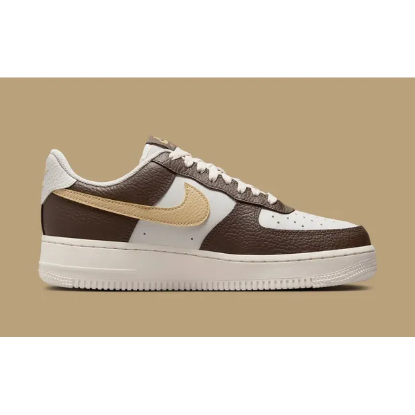 Nike Air Force 1 '07 Bruin/Wit