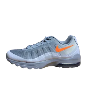 Nike Air Max Invigor grijs