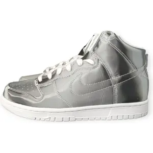 Nike Dunk High zilver