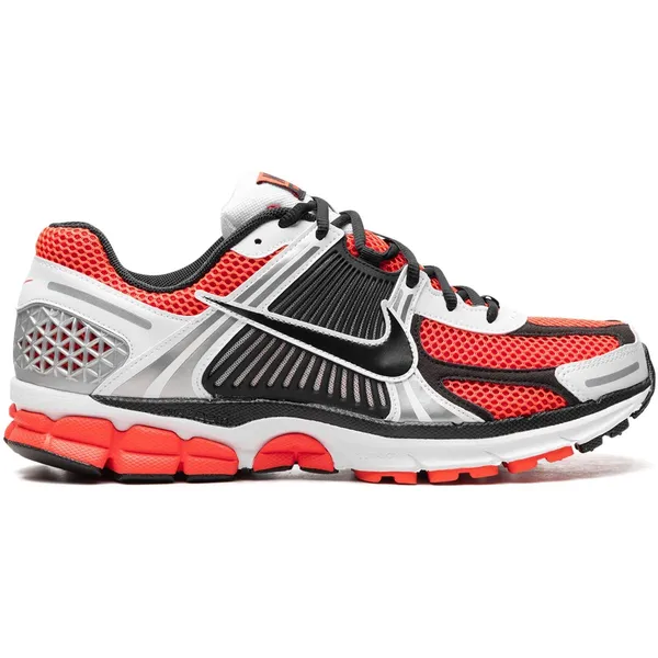 Nike Nike Zoom Vomero 5 SE - Sneaker - Zwart/Rood/Wit - Maat 37.5 Unisex Doos zonder Deksel — vergelijk prijzen bij 1 winkel