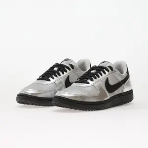 Nike Field General zilver
