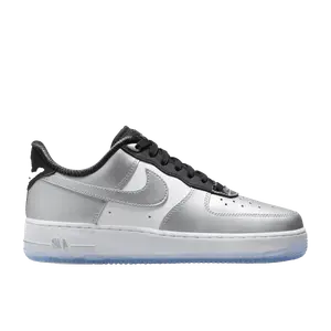 Nike Air Force 1 '07 zilver