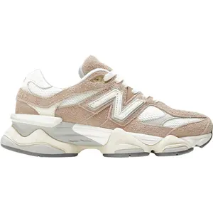 New Balance 9060 roze