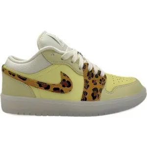 Nike Air Jordan 1 Low geel