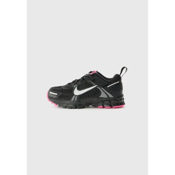 Nike Vomero 5 Zwart/Roze