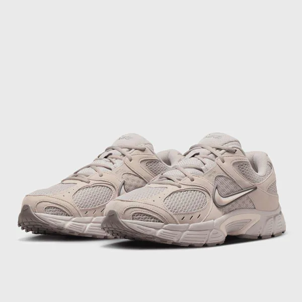 Nike V5 RNR Bruin, foto 3 van 3