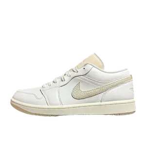 Nike Air Jordan 1 goud