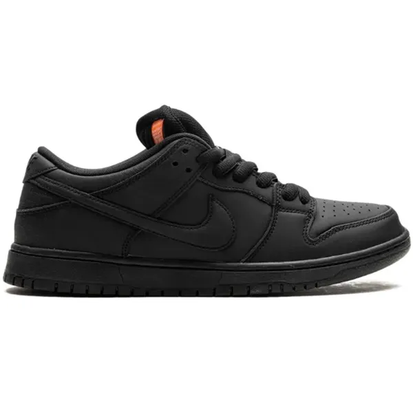 Nike Nike SB Dunk Low Triple Black 42 — vergelijk prijzen bij 1 winkel