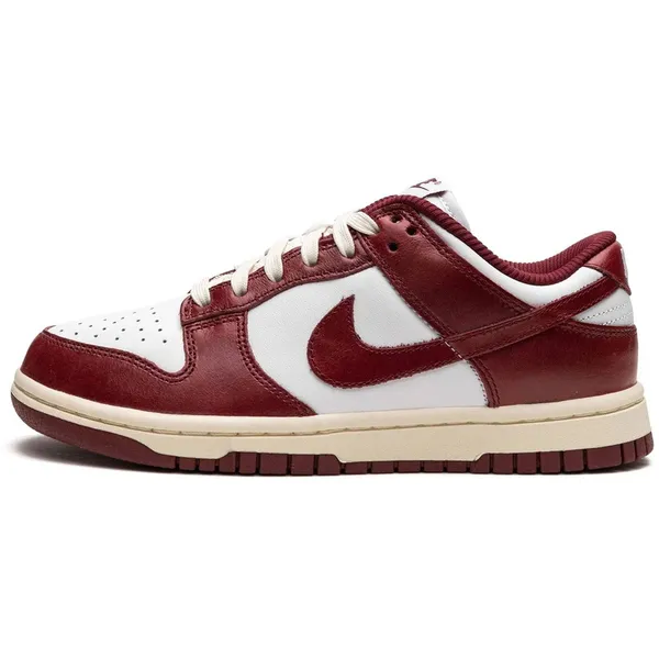 Nike Nike Dunk Low Vintage Team Red — vergelijk prijzen bij 1 winkel