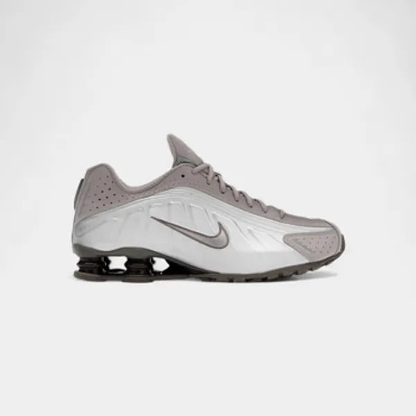 Nike Lage Sneakers Nike Shox R4 Cave Stone — vergelijk prijzen bij 1 winkel