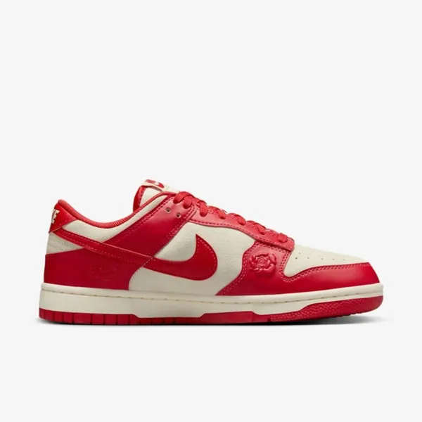 Nike Nike Dunk Low - Dames - Sneaker - Rood/Wit - Maat 39 - Doos zonder deksel — vergelijk prijzen bij 1 winkel