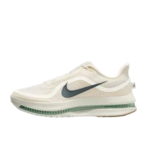 Nike Pegasus beige
