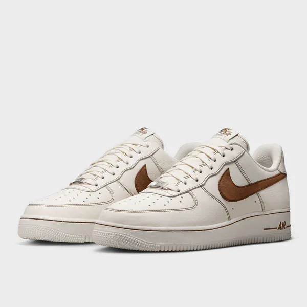 Nike Air Force 1 '07 LV8 Bruin, foto 3 van 3