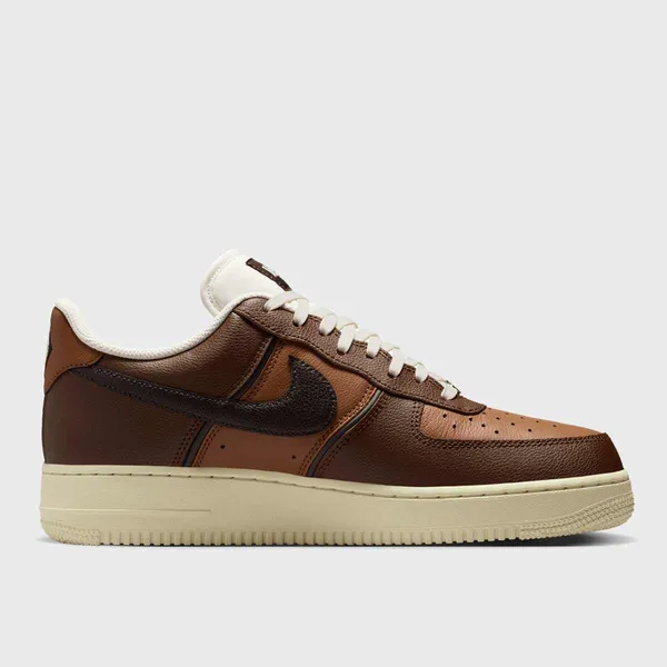 Nike Air Force 1 '07 LV8 Bruin, foto 2 van 3