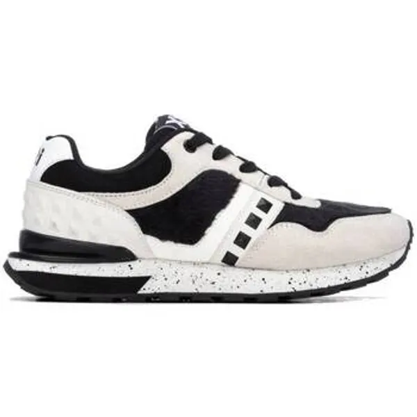 XTI Sneakers Zwart, vergelijk prijzen bij 1 winkel