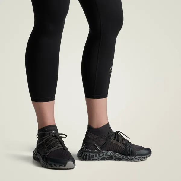 adidas Stella McCartney Ultraboost DNA Black/Grey Four/Dove Grey, foto 3 van 4