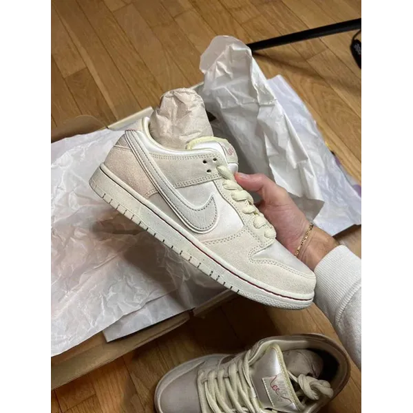Nike SB Dunk Low City of Love Light Bone, vergelijk prijzen bij 1 winkel