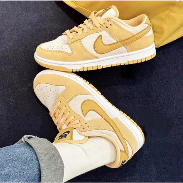 Nike Dunk Low Celestial Gold Suede, vergelijk prijzen bij 1 winkel