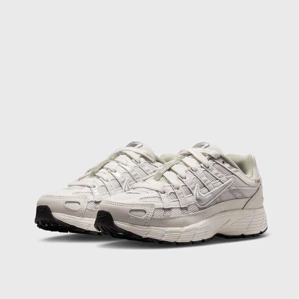 Nike P-6000 GS Platinum Tint Metallic Silver Sail, foto 3 van 3